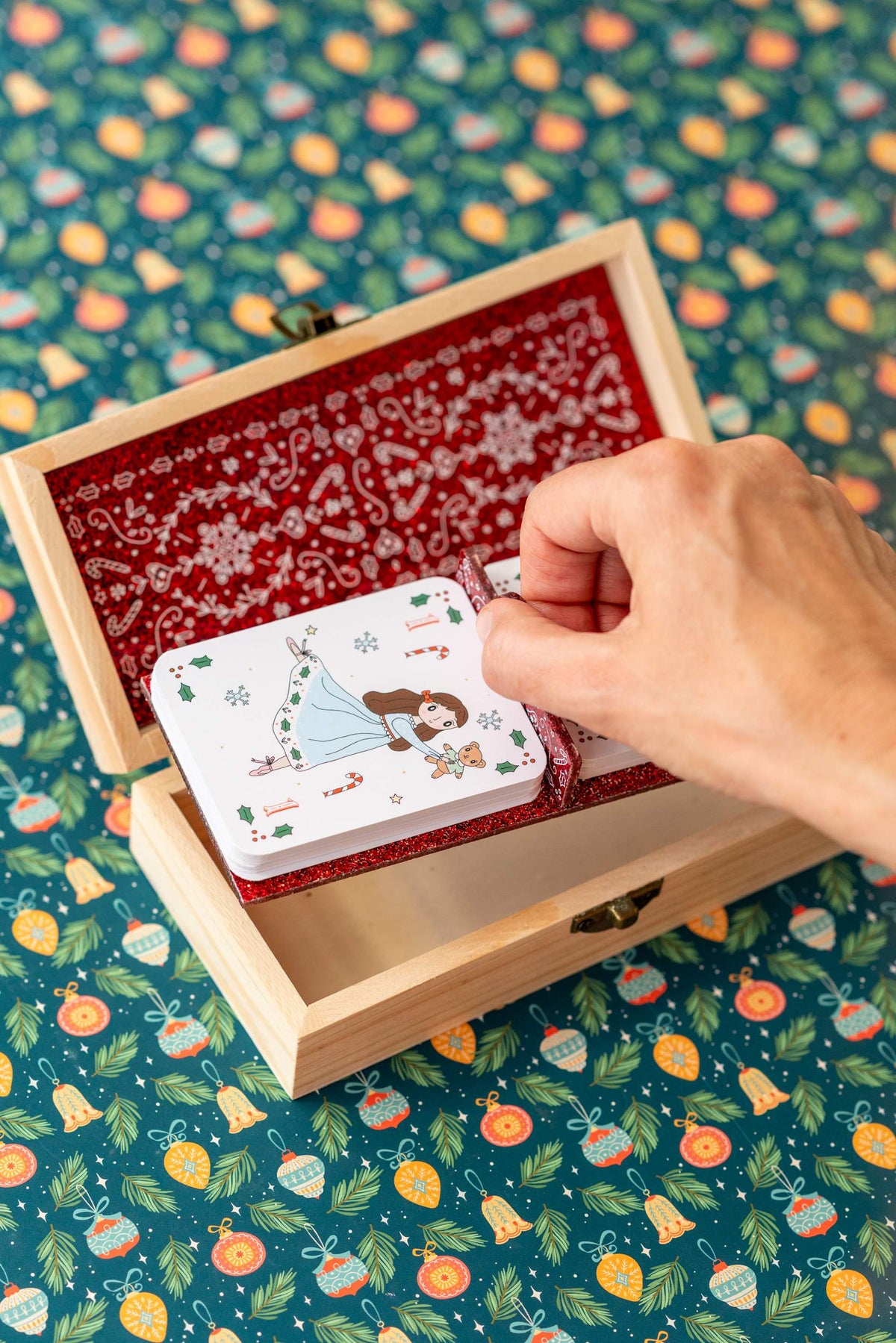 Christmas Snap Game & Go Fish Cards in Keepsake Box